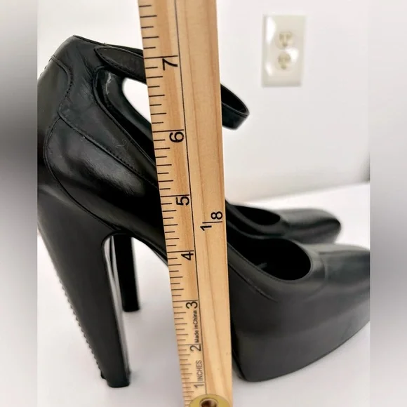 BALENCIAGA DESIGNER BLACK LEATHER PUMPS HAND MADE ITALY ALMOND TOE BUCKLE SZ 7 - Picture 14 of 16